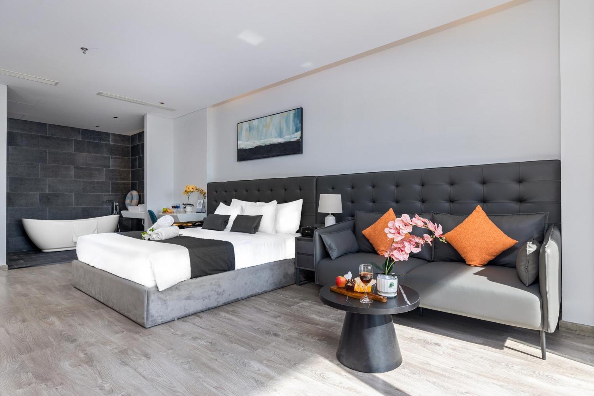 Jbay Beachfront Boutique Hotel Дананг Екстер'єр фото