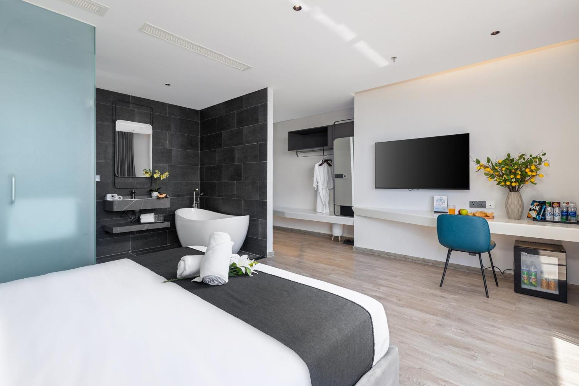 Jbay Beachfront Boutique Hotel Дананг Екстер'єр фото